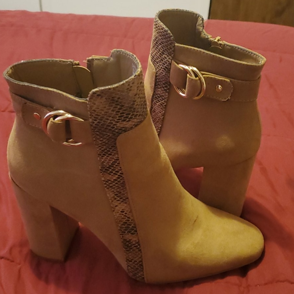 Tan booties - Picture 2 of 7